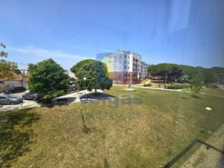 Apartamento T2 - Laranjeiro, Almada, Set�bal - Miniatura: 23/23