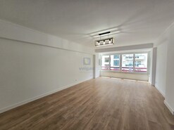 Apartamento T3 - S�o Domingos de Benfica, Lisboa, Lisboa - Miniatura: 1/34