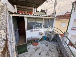 Moradia T3 - Escalos de Baixo, Castelo Branco, Castelo Branco - Miniatura: 1/24