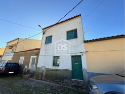 Moradia T4 - Escalos de Baixo, Castelo Branco, Castelo Branco