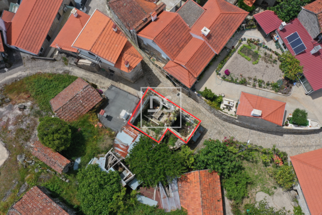 Ruina T2 - Penha Longa, Marco de Canaveses, Porto - Imagem grande