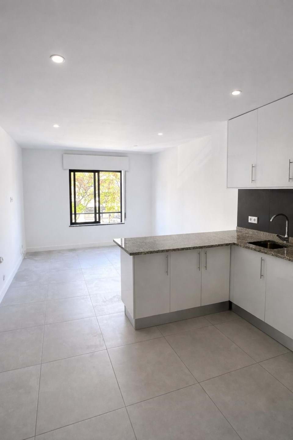 Apartamento T2 - Quarteira, Loul�, Faro (Algarve) - Miniatura: 2/16