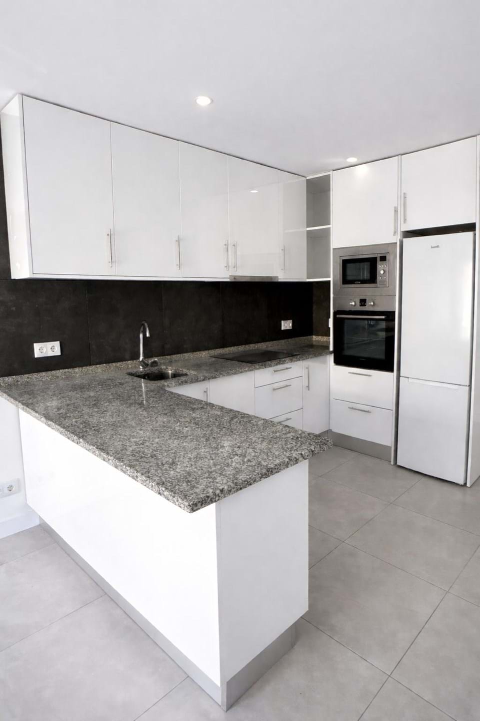 Apartamento T2 - Quarteira, Loul�, Faro (Algarve) - Miniatura: 3/16