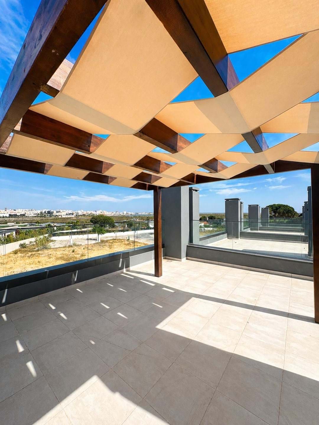 Moradia T4 - Montenegro, Faro, Faro (Algarve) - Miniatura: 17/20