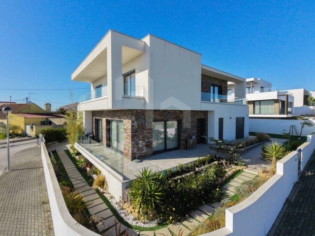 Moradia T4 - S�o Pedro da Cadeira, Torres Vedras, Lisboa - Imagem grande