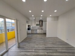 Apartamento T2 - Laranjeiro, Almada, Setbal
