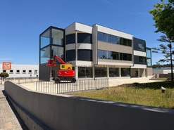Escrit�rio - Castelo da Maia, Maia, Porto
