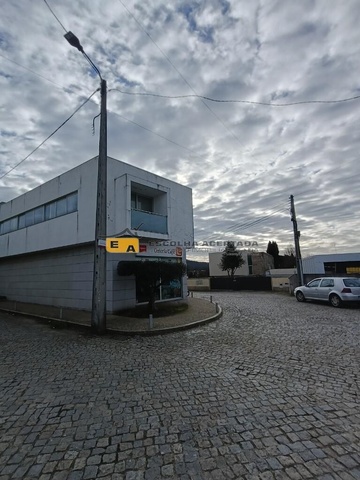 Pr�dio - Bougado, Trofa, Porto - Imagem grande