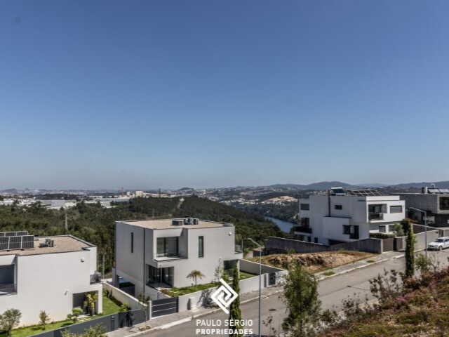Terreno Urbano - Olival, Vila Nova de Gaia, Porto - Imagem grande