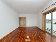 Apartamento T2 - Nogueira da Regedoura, Santa Maria da Feira, Aveiro - Miniatura: 3/9