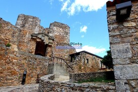 Pr�dio - Figueira de Castelo Rodrigo, Figueira de Castelo Rodrigo, Guarda - Miniatura: 5/7