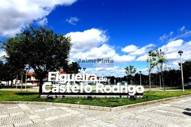 Pr�dio - Figueira de Castelo Rodrigo, Figueira de Castelo Rodrigo, Guarda - Miniatura: 7/7