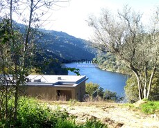 Moradia T3 - S�o Rom�o de Aregos, Resende, Viseu