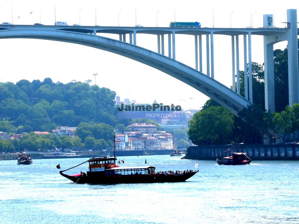 Pr�dio - Lordelo do Ouro, Porto, Porto - Miniatura: 2/9