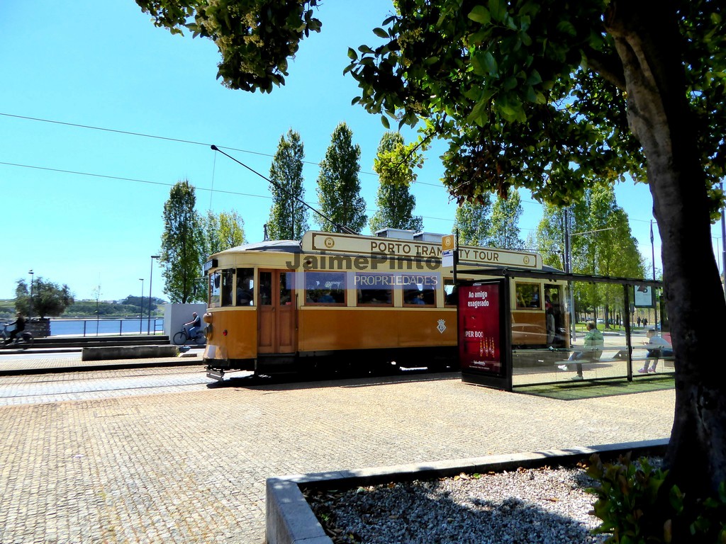 Pr�dio - Lordelo do Ouro, Porto, Porto - Miniatura: 3/9