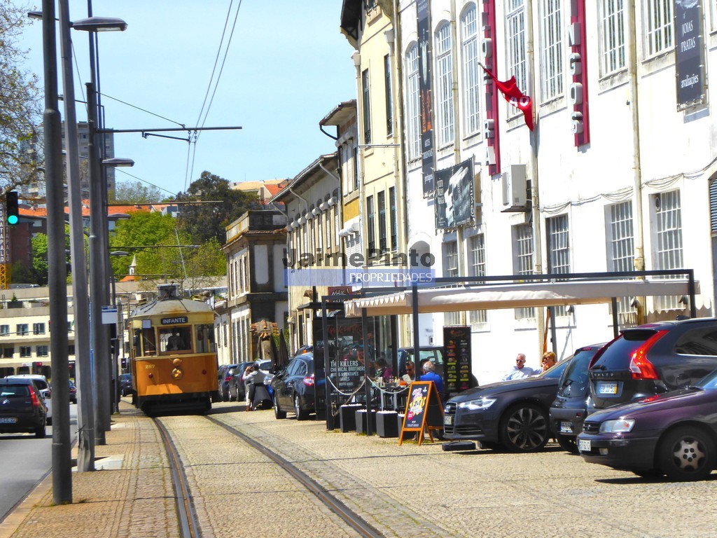 Pr�dio - Lordelo do Ouro, Porto, Porto - Miniatura: 8/9