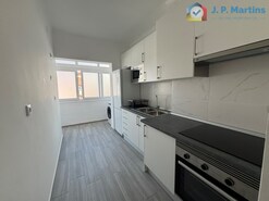Apartamento T4 - Laranjeiro, Almada, Setbal