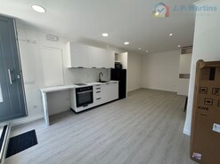 Loja - Laranjeiro, Almada, Setbal