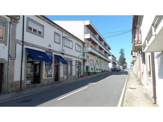 Pr�dio - Moledo, Caminha, Viana do Castelo - Imagem grande