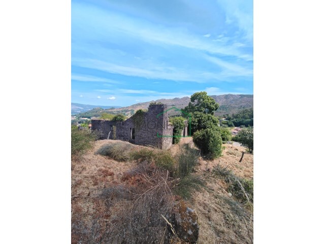 Ruina - Loivo, Vila Nova de Cerveira, Viana do Castelo - Imagem grande