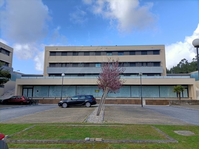Prédio - Abade de Neiva, Barcelos, Braga - Imagem grande
