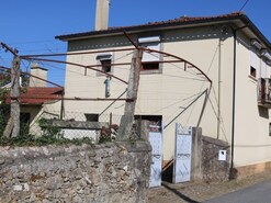 Moradia T2 - S�o Pedro da Torre, Valen�a, Viana do Castelo