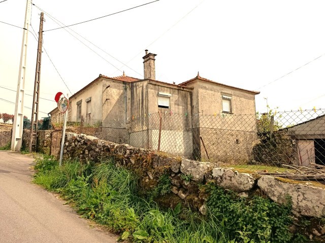 Moradia - Rubi�es, Paredes de Coura, Viana do Castelo - Imagem grande