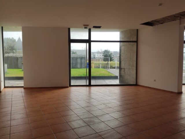 Loja - Vila Nova de Cerveira, Vila Nova de Cerveira, Viana do Castelo - Imagem grande