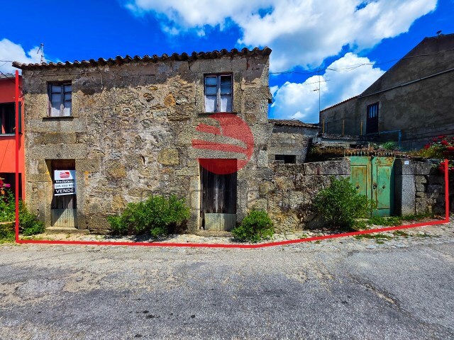 Moradia T3 - Vila Nova de Foz C�a, Vila Nova de Foz C�a, Guarda - Imagem grande