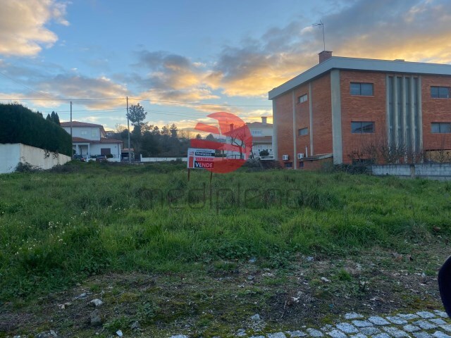 Terreno Urbano - Arcozelos, Moimenta da Beira, Viseu - Imagem grande