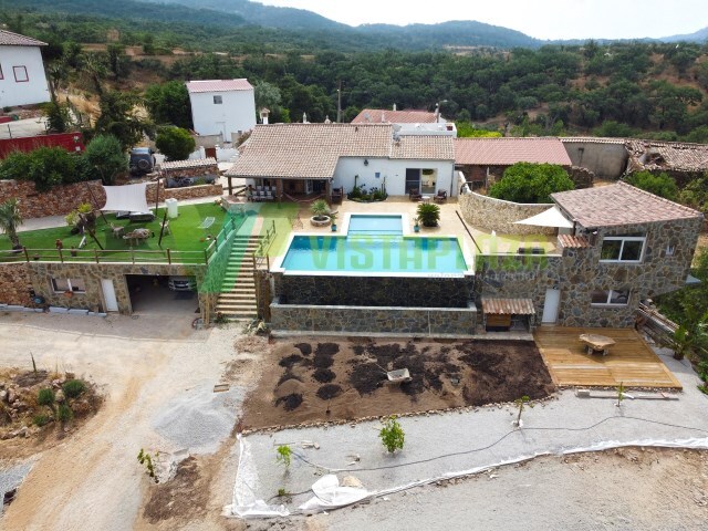 Moradia T3 - Alte, Loul�, Faro (Algarve) - Imagem grande
