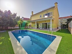 Moradia T4 - Laranjeiro, Almada, Setúbal