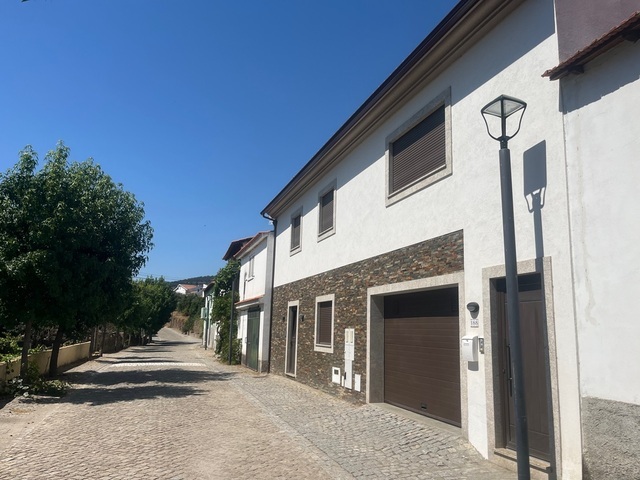 Moradia T4 - Frechas, Mirandela, Bragança - Imagem grande