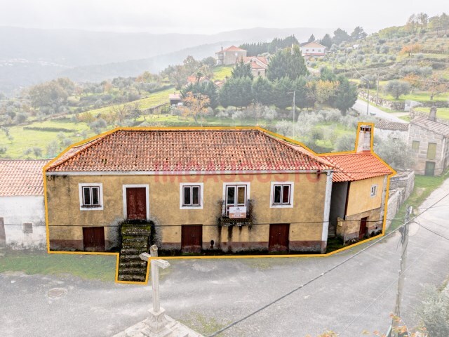 Moradia T5 - Vale de Azares, Celorico da Beira, Guarda - Imagem grande