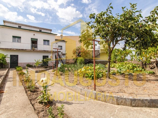 Moradia T4 - Vale de Afonsinho, Figueira de Castelo Rodrigo, Guarda - Imagem grande