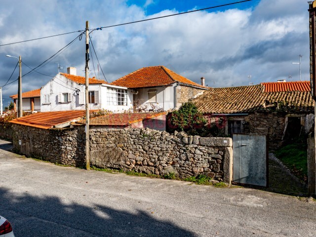 Moradia T4 - S�o Pedro de Rio Seco, Almeida, Guarda - Imagem grande