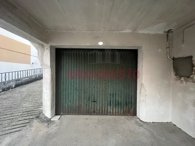 Garagem - Guarda, Guarda, Guarda - Imagem grande