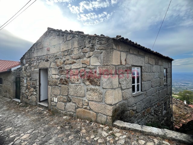 Moradia T3 - Folgosinho, Gouveia, Guarda - Imagem grande