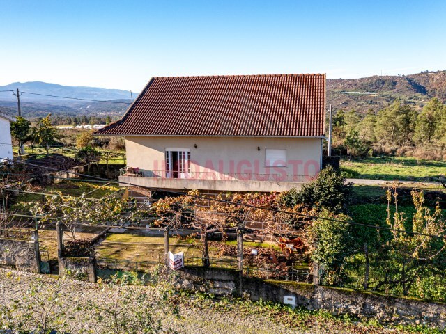 Moradia T2 - Sobral Pichorro, Fornos de Algodres, Guarda - Imagem grande