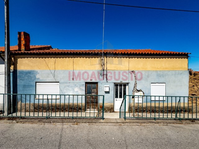 Moradia T3 - Figueira de Castelo Rodrigo, Figueira de Castelo Rodrigo, Guarda - Imagem grande
