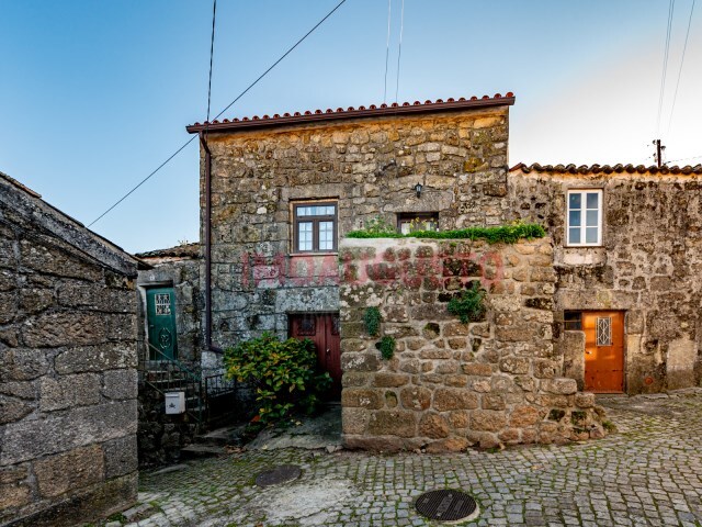 Moradia T3 - São Pedro, Celorico da Beira, Guarda - Imagem grande