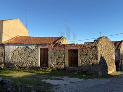 Moradia T2 - Santana da Azinha, Guarda, Guarda