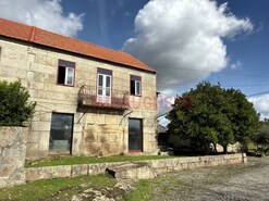 Moradia T3 - Tourais, Seia, Guarda