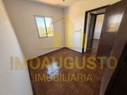 Moradia T3 - Aldeia de Santo Ant�nio, Sabugal, Guarda - Miniatura: 1/9
