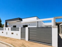 Moradia T2 - Fern�o Ferro, Seixal, Set�bal