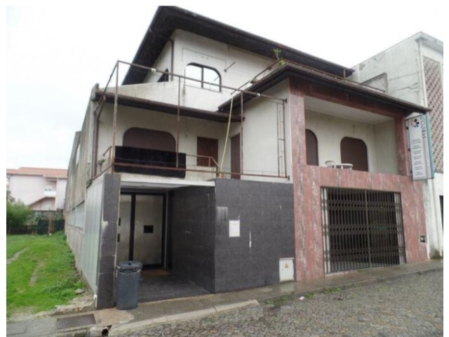 Prédio - Aves, Santo Tirso, Porto - Imagem grande