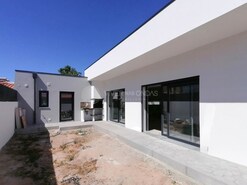 Moradia T3 - Fern�o Ferro, Seixal, Set�bal