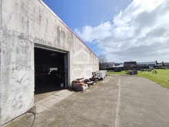 Armaz�m T0 - Lajes, Seia, Guarda - Miniatura: 1/19