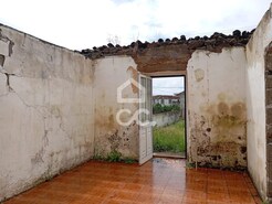Ruina T0 - Lajes, Seia, Guarda - Miniatura: 4/10