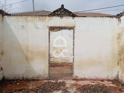 Ruina T0 - Lajes, Seia, Guarda - Miniatura: 7/10